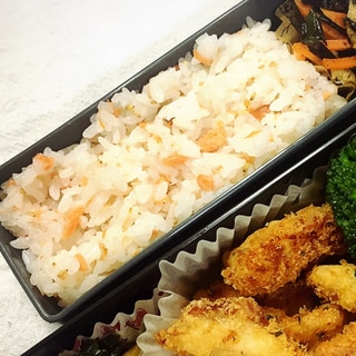 お弁当にぴったり‼簡単美味しい鮭の酢飯☆